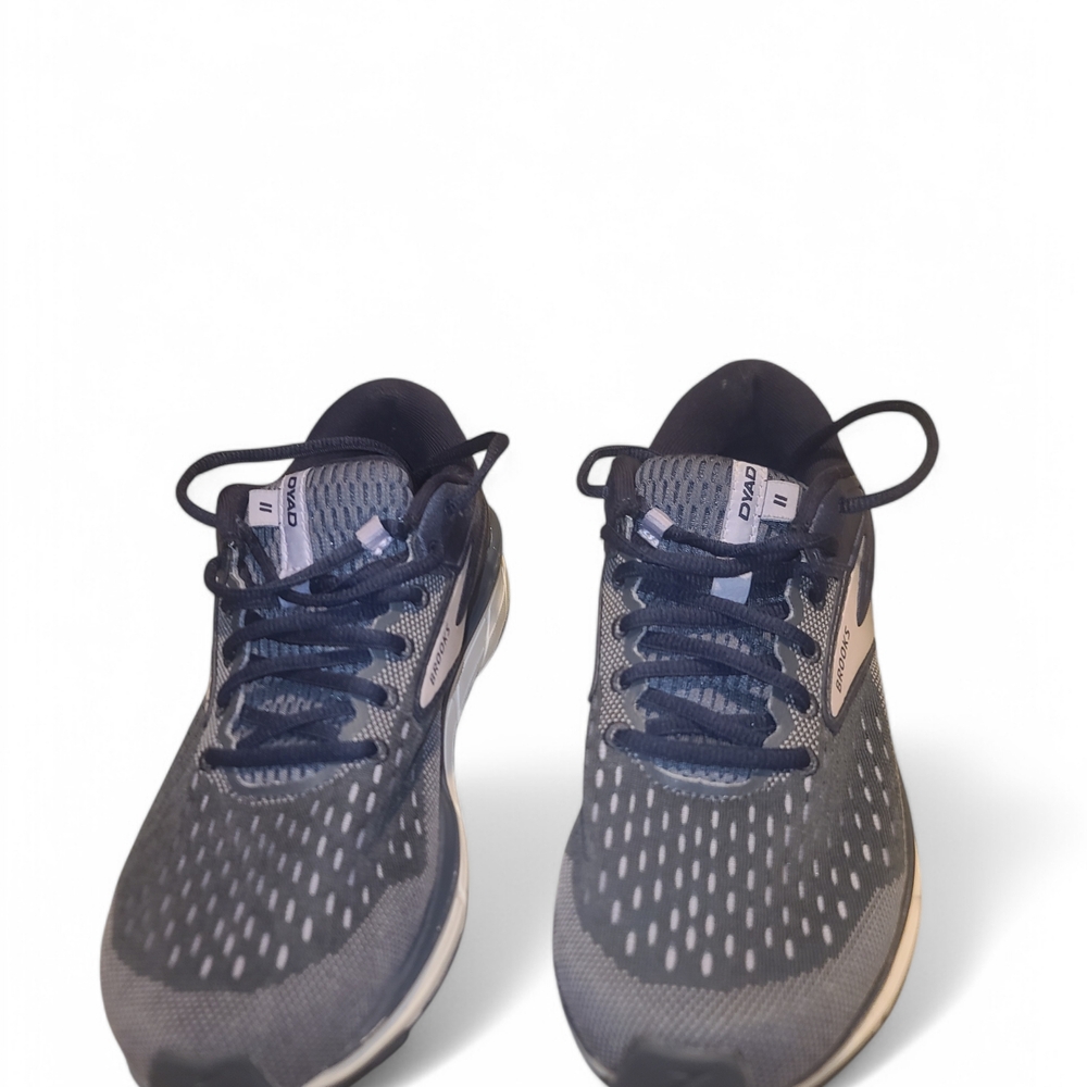 Brooks Women's Dyad 11 Running Shoe
Size US 9
